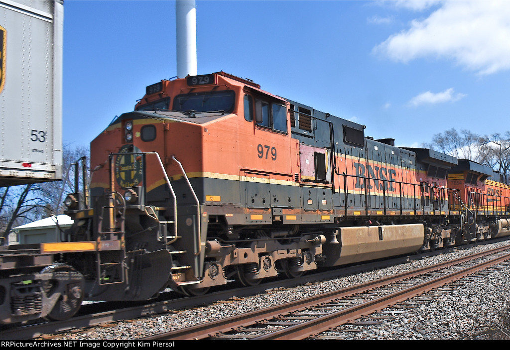 BNSF 979